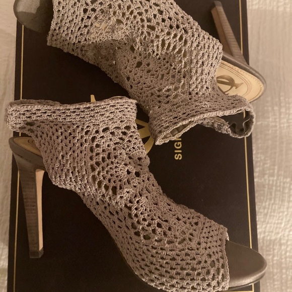 VInce Camuto Signature - Bellini - Picture 5 of 6